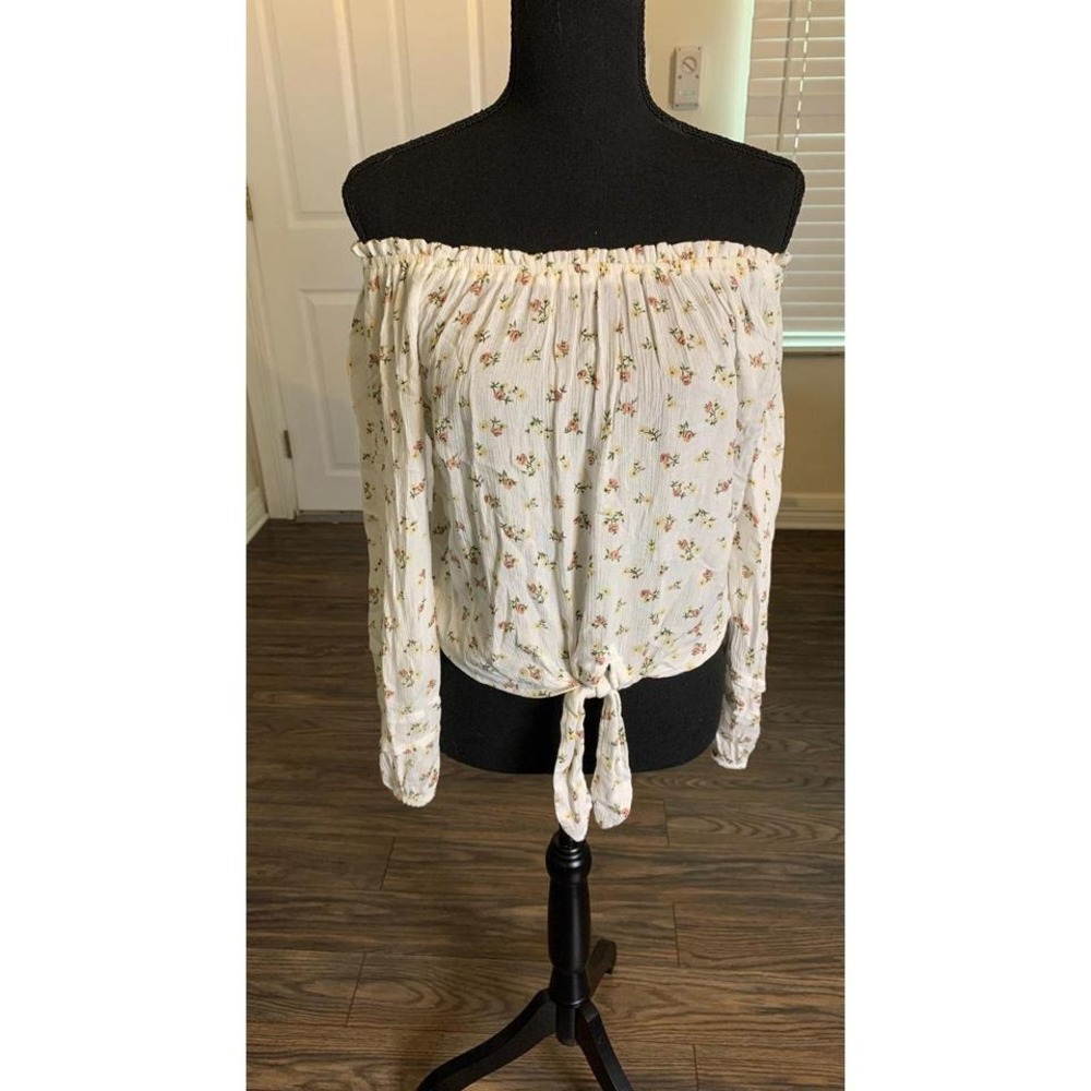 Hollister‎ xs peasant crop top